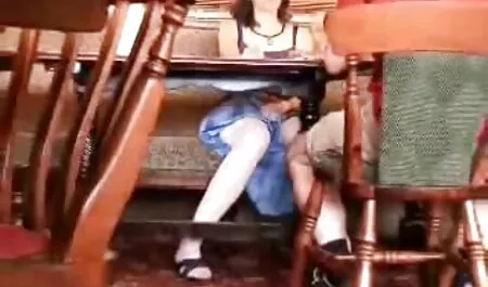 Un cazzo non è sesso amatoriale casalinga abbastanza per questo adolescente avido