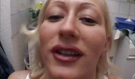Bionda pompato da cazzo in diverse pose le porno casalinghe