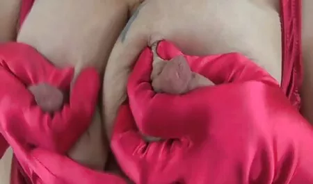 Minx petite mostra la sua film porno di casalinghe italiane figa e si masturba