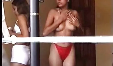 Pompino video porno donne mature casalinghe Deluxe con un panino con sperma sul lato