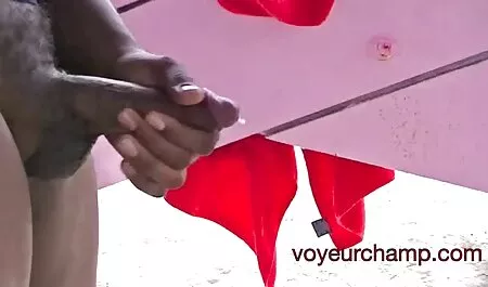 Sexy Bukkake Boy si inginocchia e succhia grossi casalinga scopa cazzi-Bukkake Boys
