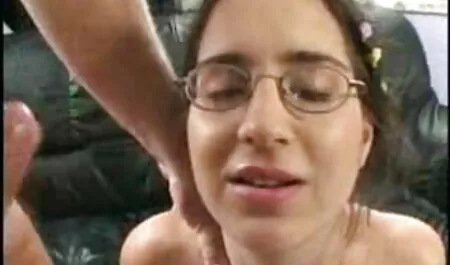 Un ragazzo video casalinghe italiane con una doppia squadra viene arrostito per due porzioni di sperma