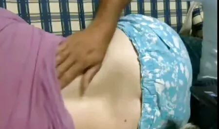 Modello nero con grandi tette strofina casalinga italiana hard in video amatoriale