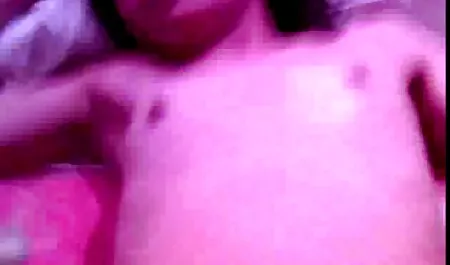 American gilf Lilli casalinghe amatoriali video si masturba con un giocattolo la sua figa in lingerie