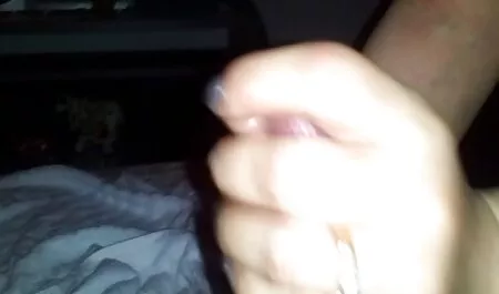 Milf-bruna Zoey lo porno mogli casalinghe fa con la giovane bellezza Charlie