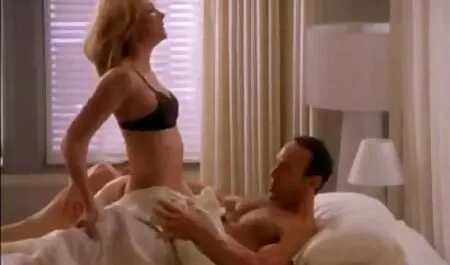 Melrose e ' solo amatoriali casalinghe per i partecipanti. Calda ragazza sexy con grandi tette scopa se stessa