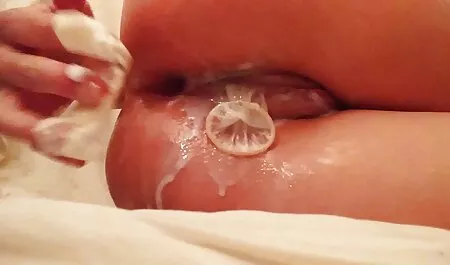Infermiera twink succhia il suo casalinghe pornostar paziente e scopa duro