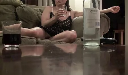 Lusty Submission donne casalinghe vogliose # 153: Minx & Ruckus-la cena può aspettare