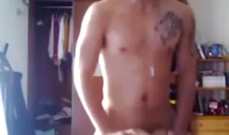 Cute giovane le casalinghe porno mamma scopa la sua figa puzzolente con un cazzo sporco