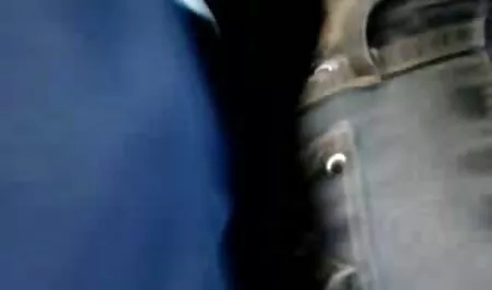 Lola visita il gloryhole video porno con casalinga per la prima volta
