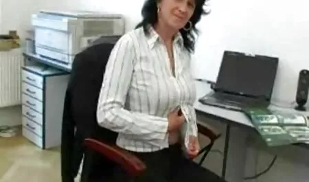 Asiatica ladyboy con i capelli neri gioca e porno casalinghe gratis diteggiatura piccolo cazzo