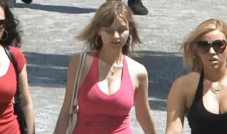 Un altro giorno in spiaggia con le ragazze video casalinghe infedeli