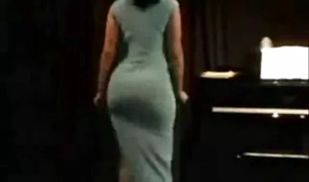 Timida adolescente masturba la sua Fanny a più orgasmi palpitanti sesso amatoriale casalinghe