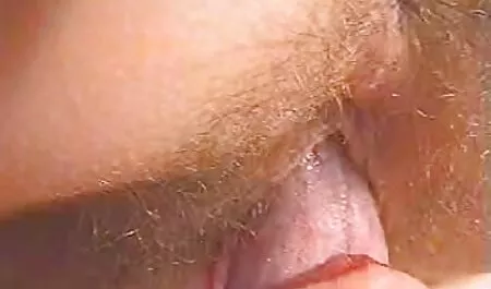 Slut strofina la sua figa con il suo bel giocattolo video casalinghe mature del sesso
