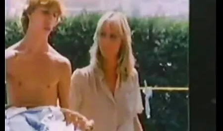 Cameriera francese fa un pompino perfetto in video amatoriali casalinghi POV video